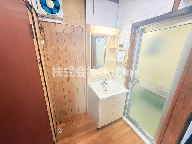 南本町6丁目戸建の洗面所