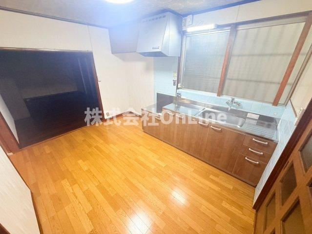南本町6丁目戸建の居間・リビング