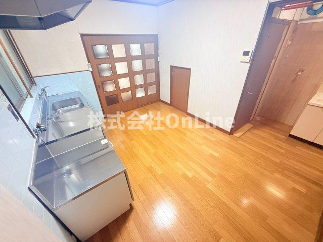 南本町6丁目戸建の居間・リビング