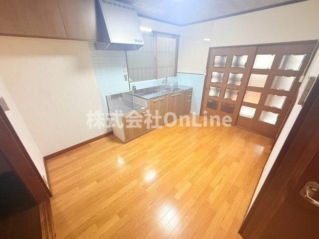 南本町6丁目戸建の居間・リビング