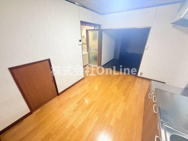 南本町6丁目戸建の居間・リビング