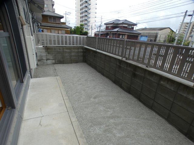 アーバンライフ塩屋台　B棟のバルコニー