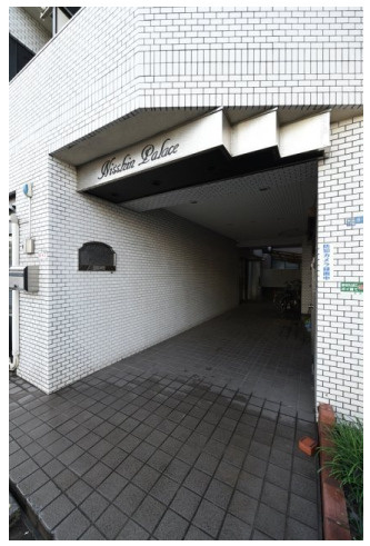 日神パレス東十条のエントランス