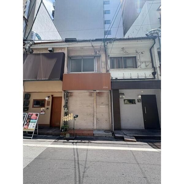 大阪市中央区東心斎橋１丁目の店舗一部の外観