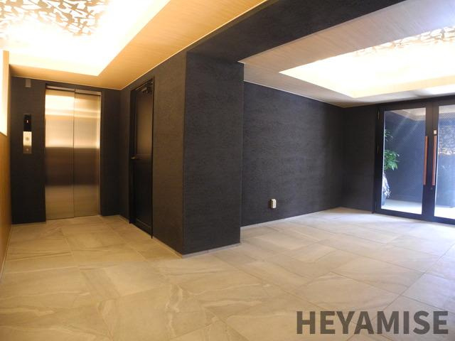 長崎市城栄町の賃貸マンションのエントランス