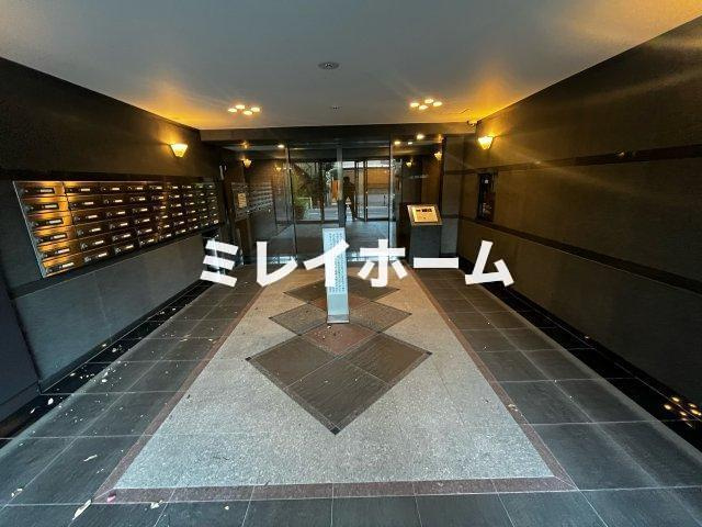 ルーブル蒲田六番館のロビー