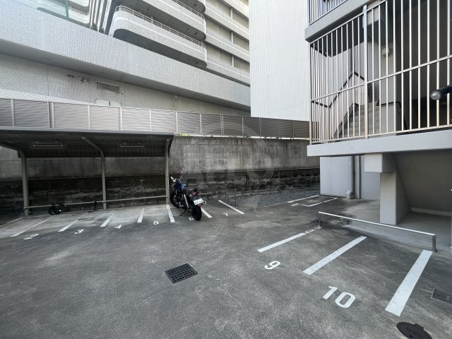 グランドステージ十三のその他|バイク置き場