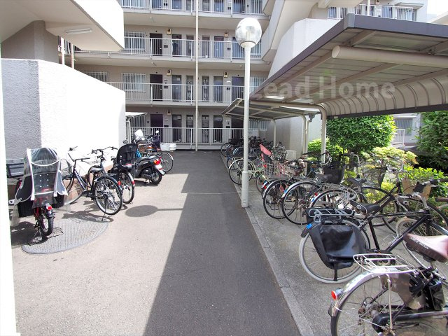 【設備】 | パーク・ハイム学芸大学センターコート | 敷地内にゆとりある駐輪スペースを確保！駅までのお出かけや日々のお買い物も自転車で快適に出発できます！