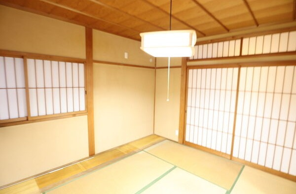 御器所３丁目貸家の寝室