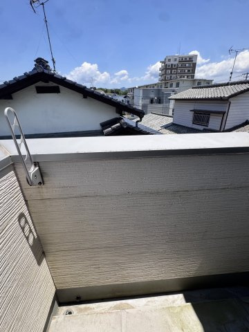 福岡市博多区諸岡４丁目のアパートのバルコニー