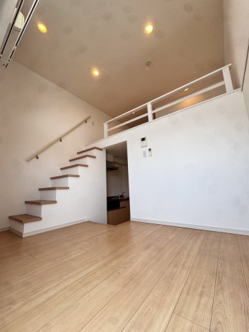 福岡市博多区諸岡４丁目のアパートの居間・リビング