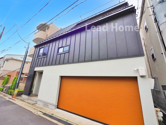 【外観】 | 世田谷区三宿2丁目 | 間口約11.5ｍを活かして、お車の出し入れがスムーズな並列駐車スペースのプランニングも可能です♪