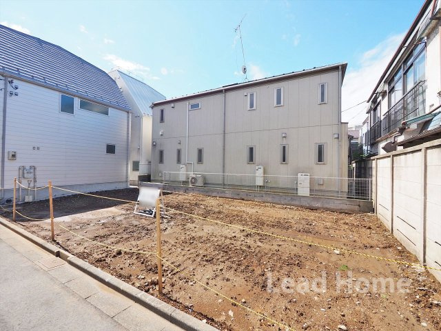 【外観】 | 世田谷区等々力2丁目 | 青空が広がる穏やかな周辺環境に位置する敷地です。日当たりや風通しの良さを実感していただけます！