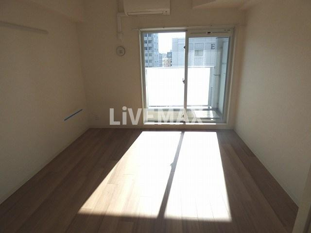【寝室】プレサンス谷町七丁目 