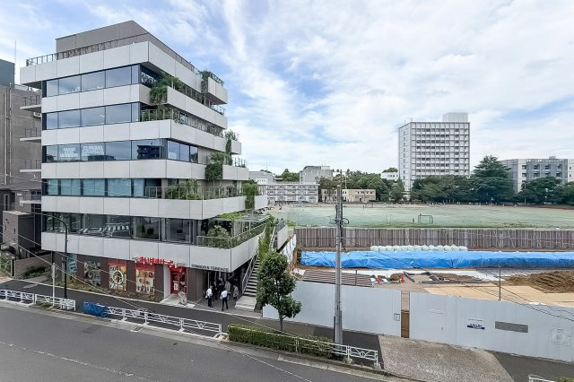 【展望】 | パウゼ松濤 | 視界を遮る高い建物が少なく青空が広がる開放的な眺望！朝の爽やかな光を浴びて気持ちよく1日をスタート♪
