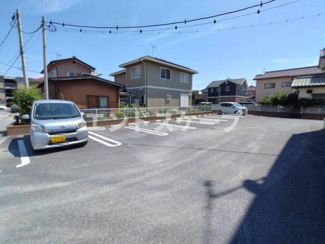 サンフラワー江木の駐車場|高崎、前橋のお部屋探しはエンドスケープまで！お客様の理想お聞かせ下さい♪