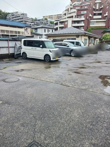 エコの住の駐車場