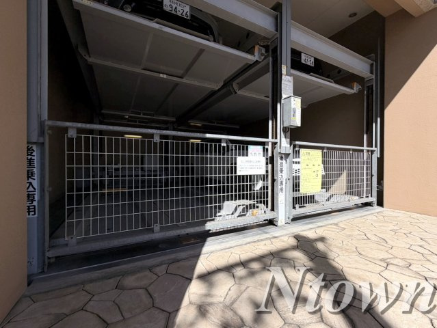 【駐車場】 | プレサンス新栄デコール | 車をお持ちの方に嬉しい駐車場付きの物件です