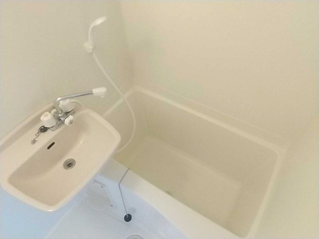 レオパレスヴィラ　ノーバⅡの浴室