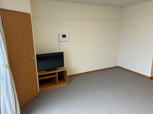 レオパレスコスモスカイの居間・リビング