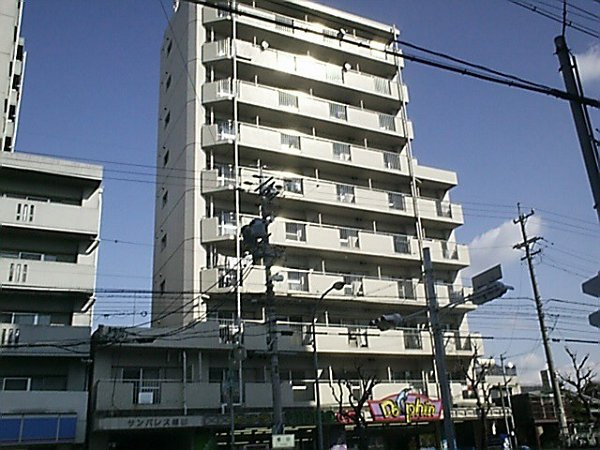 サンパレス植田の外観