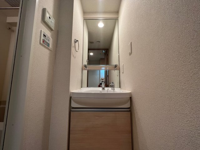 プレサンス松屋町駅前の独立洗面台
