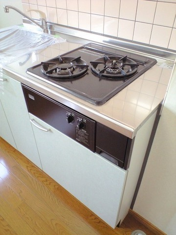 ＹＮＨマンションN棟のキッチン|お料理が楽しくなるガス２口システムキッチン