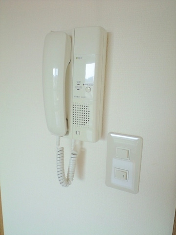 ＹＮＨマンションN棟のセキュリティ|インターホン
