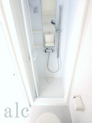 リヴィエール明大前のシャワールーム|さっと体を洗えるシャワールーム付です