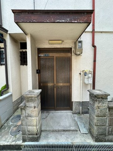 寝屋川市楠根南町テラスのエントランス