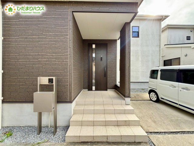 野田市山崎　令和元年築　中古戸建の玄関