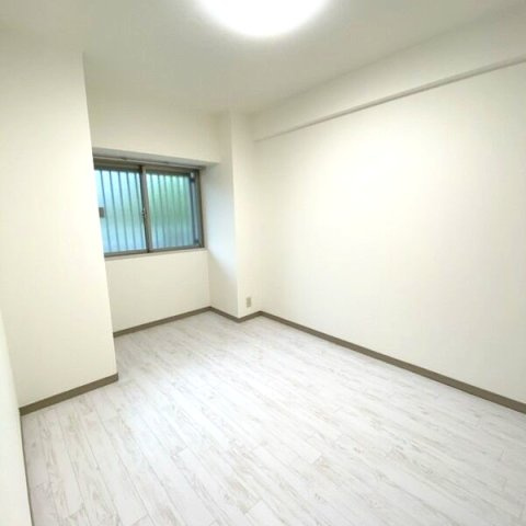 PHOENIX COURT 交野Ⅱの洋室