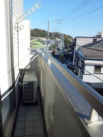 メゾンＹ・Ｓのバルコニー|最上階南東向きで日当りの良いバルコニー