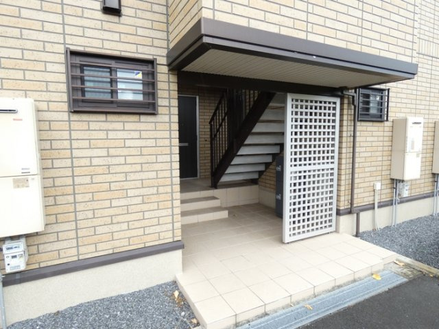 エーススクエア妻崎のエントランス