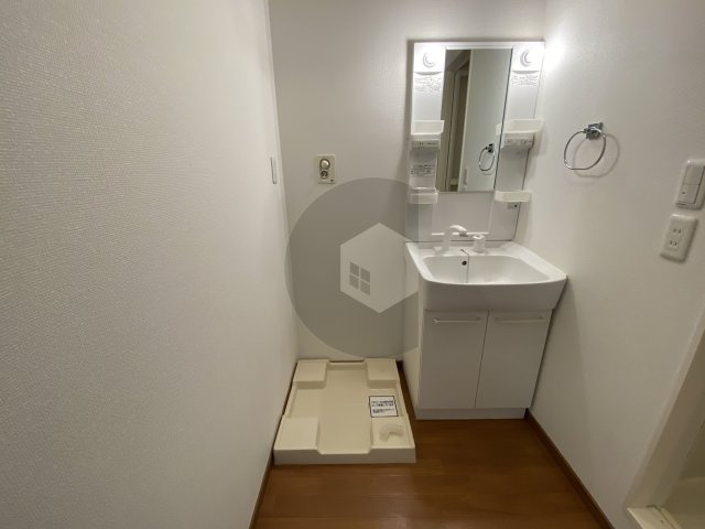 アルカディア楠根の洗面所