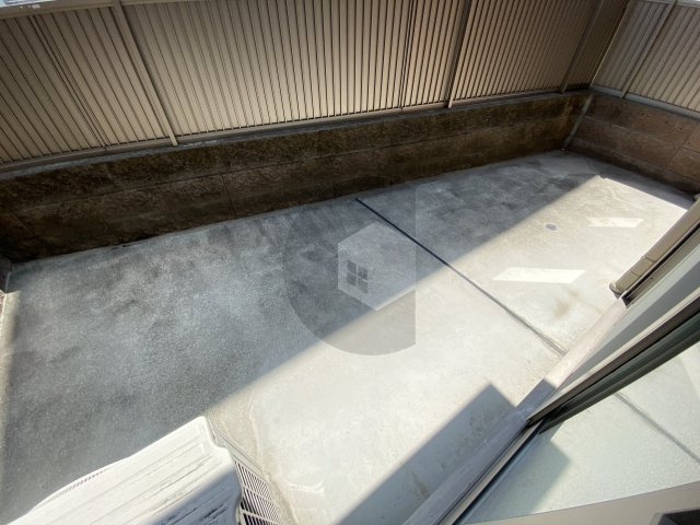 アルカディア楠根のバルコニー