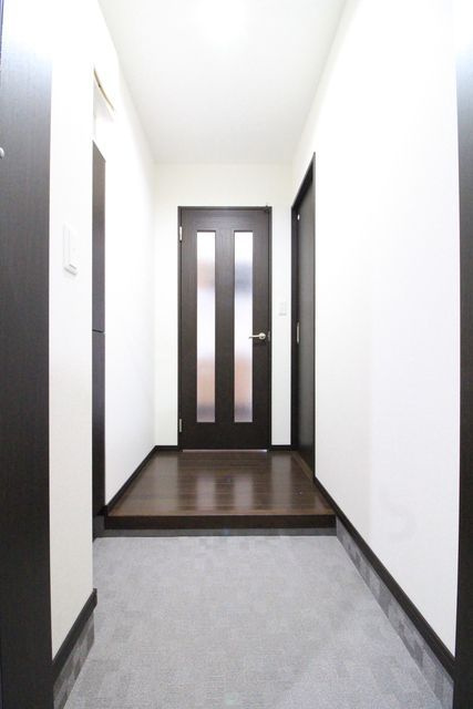 福岡市南区横手４丁目の賃貸マンションの玄関