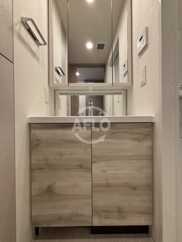 コンフォリア・リヴ本町WEST　Qの独立洗面台|コンフォリア・リヴ本町WEST Q　独立洗面台