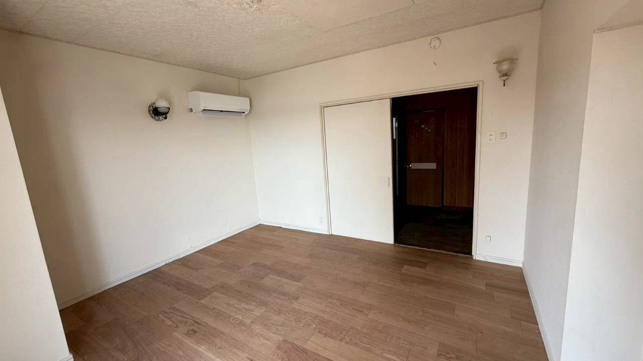 西山町戸建アパートの内装|明るい室内です