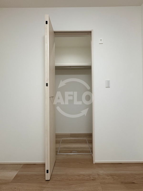 フジパレス今川Ⅱ番館の収納|フジパレス今川Ⅱ番館　ウォークインクローゼット