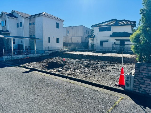 八王子市　北野台　新築一戸建ての外観|～北野駅徒歩35分　省エネ性能認定　並列3台駐車可能、広い庭付きの新築一戸建て～
