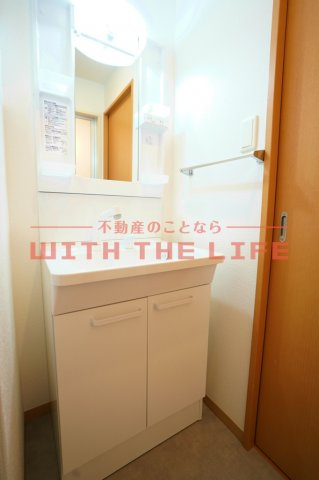クオリアけやき通り【キャッシュバック対象物件】の独立洗面台|独立洗面化粧台が付いています