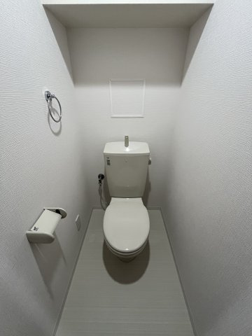 コンフォータブルのトイレ|※別部屋のお写真で、現況優先と致します。