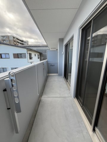 コンフォータブルのバルコニー|※別部屋のお写真で、現況優先と致します。