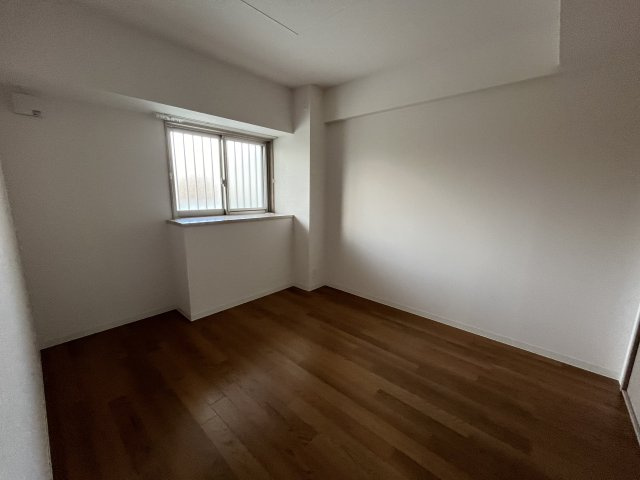 コンフォータブルの洋室|※別部屋のお写真で、現況優先と致します。
