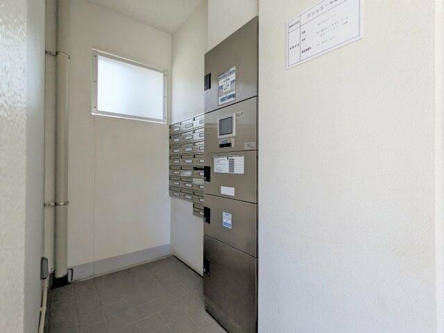 アソシエール高島平の寝室|広くて明るい寝室