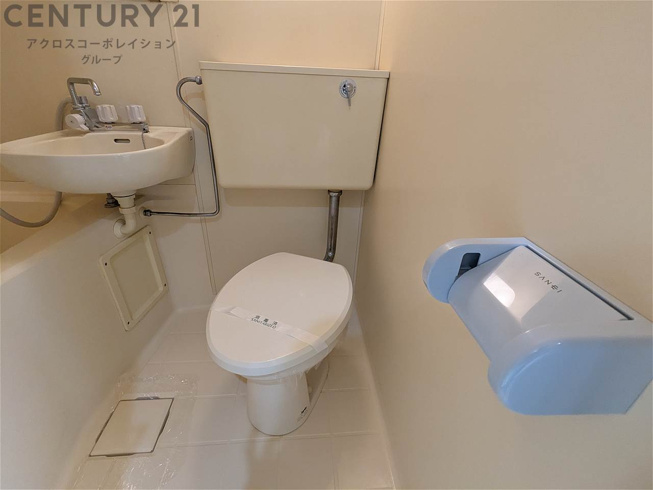 浴室内にトイレがあります！