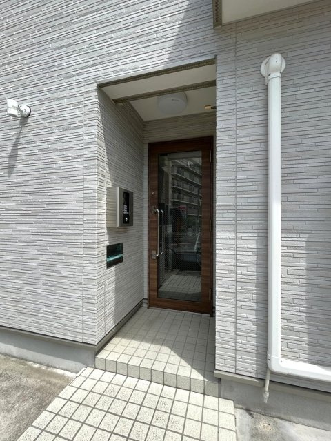 マーレ綾瀬のエントランス