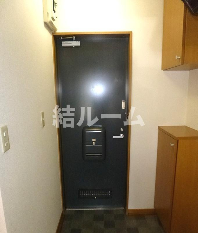 北区赤羽西１丁目のアパートの玄関