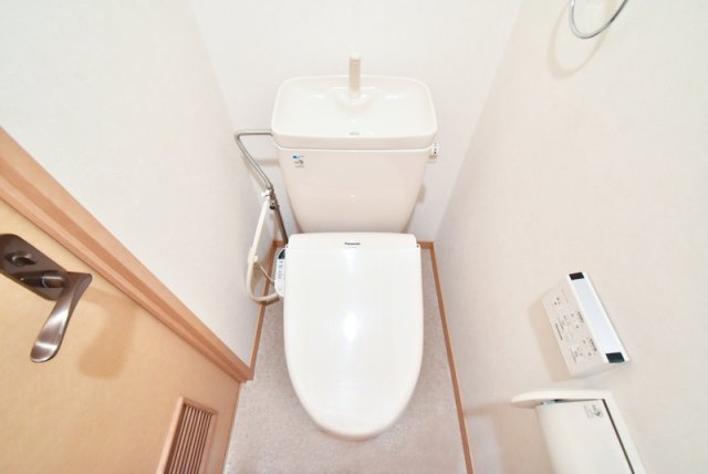 ヴィレッジ21のトイレ|落ち着いた色調のトイレです